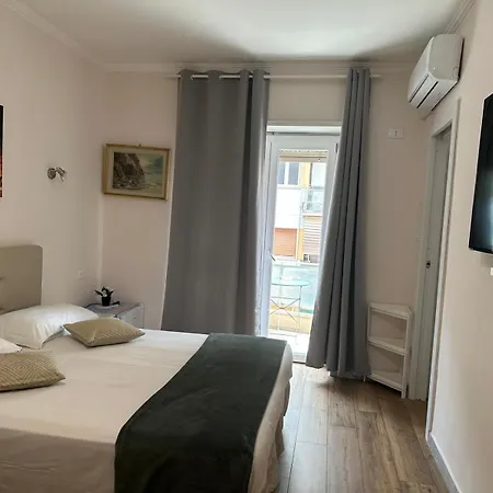 Konukevi Golden Cipro Roma